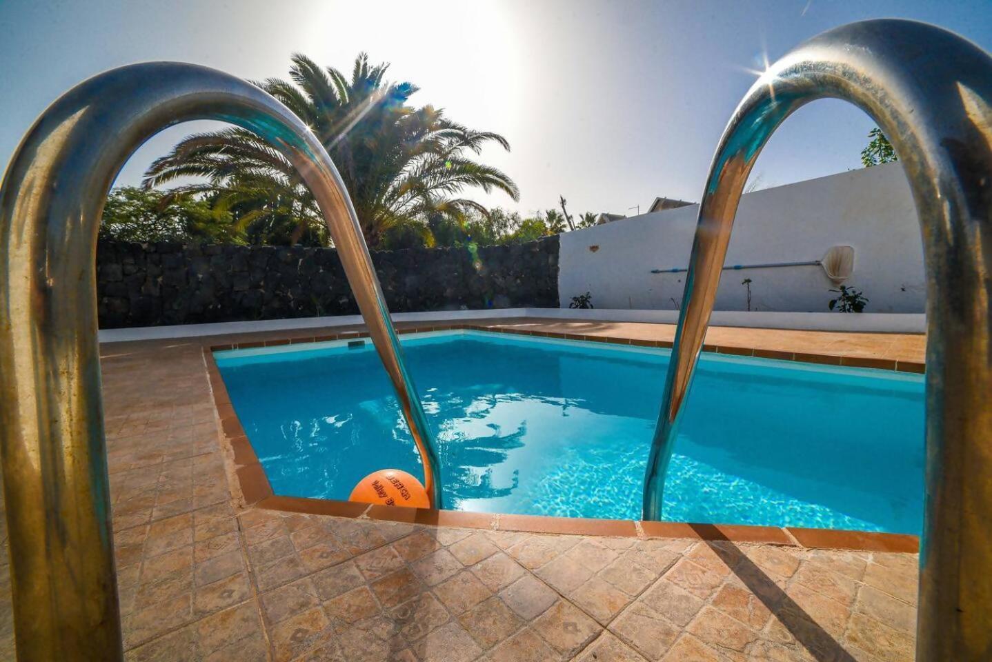 Agradable Y Familiar Con Piscina Casa Inima Villa Playa Blanca  Buitenkant foto