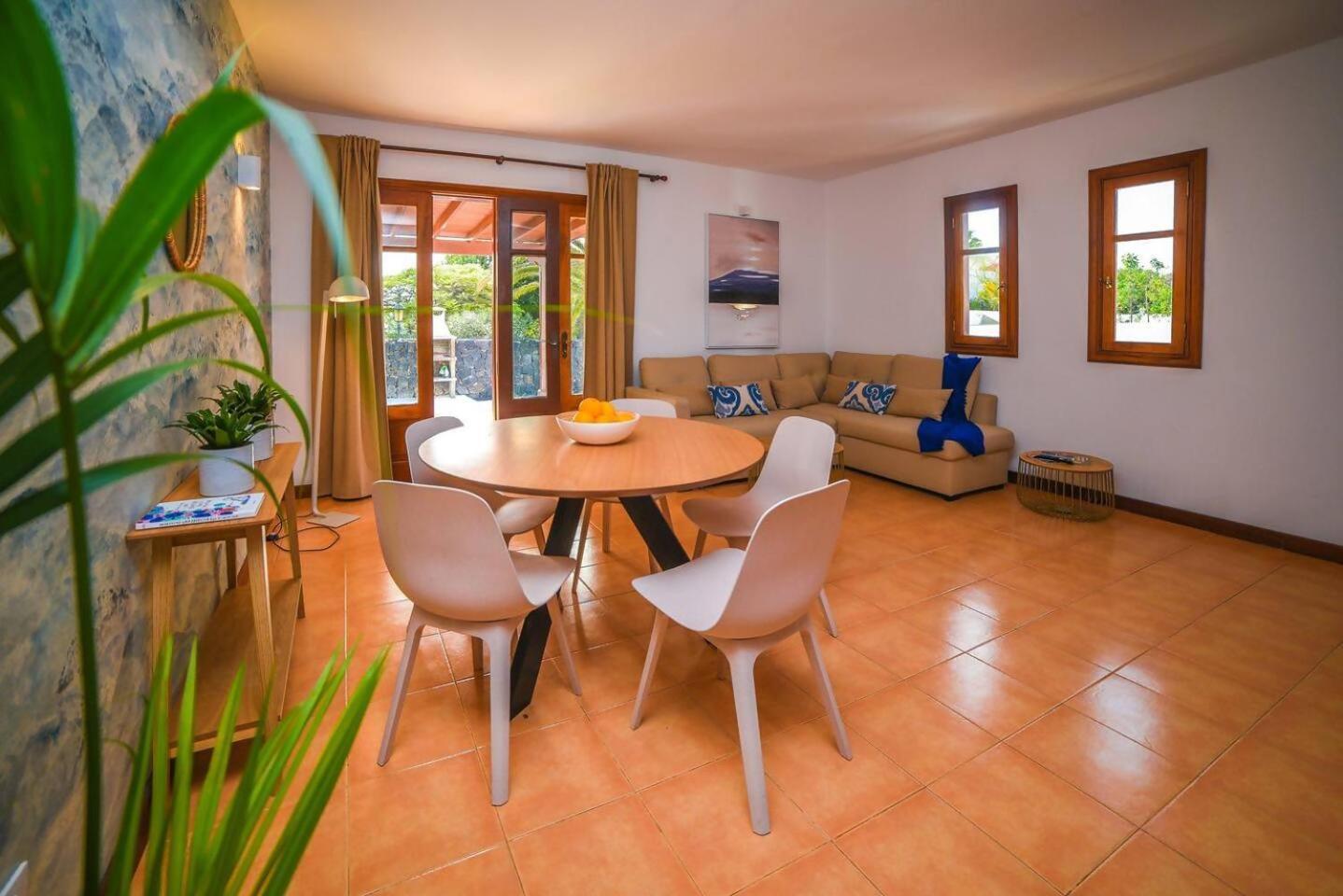 Agradable Y Familiar Con Piscina Casa Inima Villa Playa Blanca  Buitenkant foto